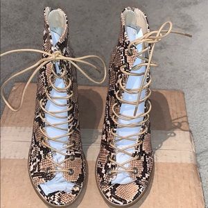 LOLA Shietique SNAKE Lace Heels